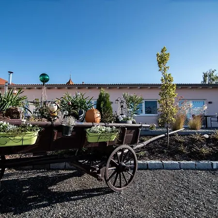 L-appartements アパート